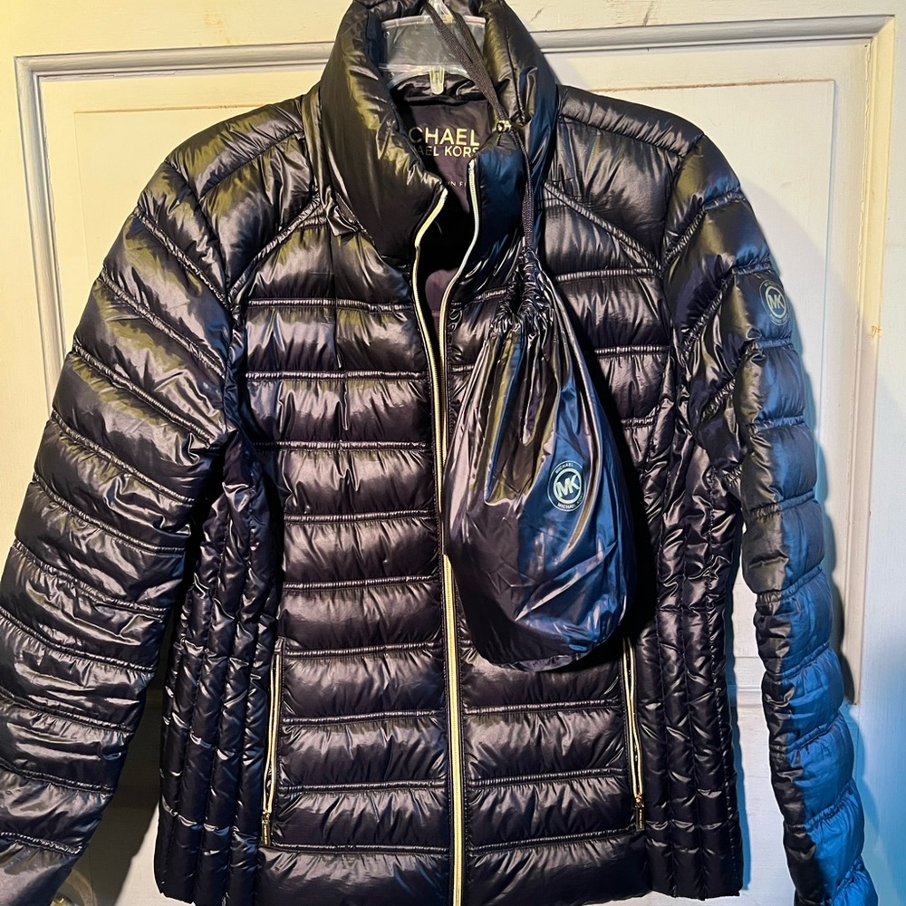 Michael by Michael Kors crop puffy down fill coat with detachable hood w/bag